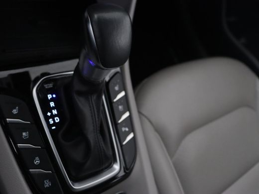 Hyundai IONIQ 1.6 GDI PHEV Premium | Stoelventilatie | Leder | Adaptive cruise | Bi-Xenon | Achterbankverwarmin... ActivLease financial lease