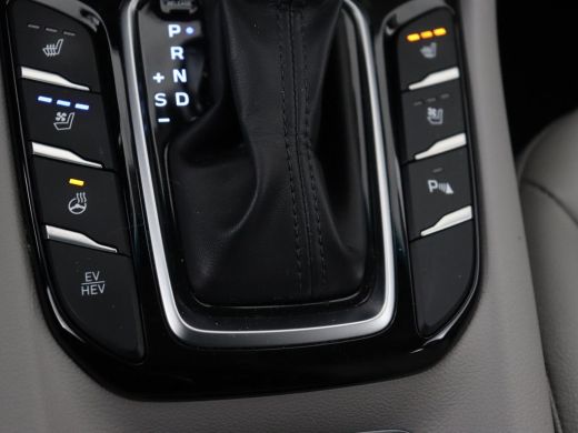 Hyundai IONIQ 1.6 GDI PHEV Premium | Stoelventilatie | Leder | Adaptive cruise | Bi-Xenon | Achterbankverwarmin... ActivLease financial lease