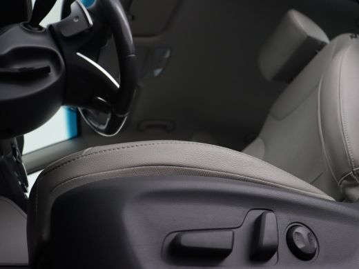Hyundai IONIQ 1.6 GDI PHEV Premium | Stoelventilatie | Leder | Adaptive cruise | Bi-Xenon | Achterbankverwarmin... ActivLease financial lease