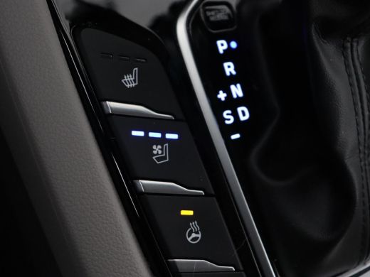 Hyundai IONIQ 1.6 GDI PHEV Premium | Stoelventilatie | Leder | Adaptive cruise | Bi-Xenon | Achterbankverwarmin... ActivLease financial lease