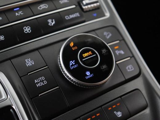 Hyundai Santa Fe 1.6 T-GDI PHEV Comfort Smart Sky | Panoramadak | Leder | Trekhaak | Adaptive cruise | Camera | Kr... ActivLease financial lease