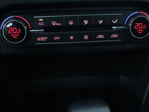 Kia Ceed 1.6 GDI PHEV DynamicLine | Carplay | Camera | Navigatie | Keyless | Climate control | Cruise cont... ActivLease financial lease