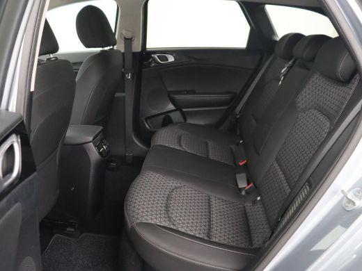 Kia Ceed 1.6 GDI PHEV DynamicLine | Carplay | Camera | Navigatie | Keyless | Climate control | Cruise cont... ActivLease financial lease