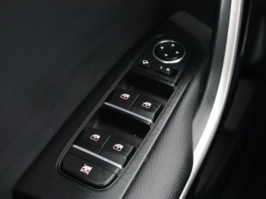 Kia Ceed 1.6 GDI PHEV DynamicPlusLine | Stoel & stuurverwarming | Adaptive cruise | Camera | Carplay | Key... ActivLease financial lease