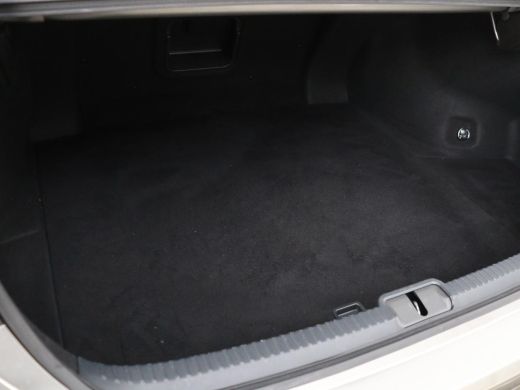 Lexus ES 300h Comfort Line | Schuifdak | Leder | Stoelverwarming | Adaptive cruise | Carplay | Camera | Me... ActivLease financial lease