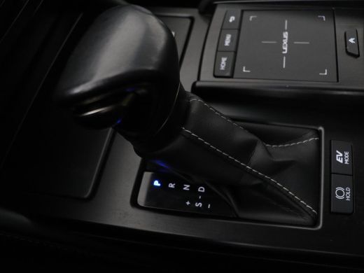 Lexus ES 300h Comfort Line | Schuifdak | Leder | Stoelverwarming | Adaptive cruise | Carplay | Camera | Me... ActivLease financial lease