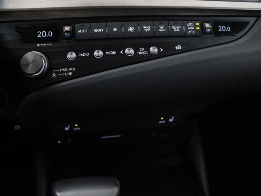 Lexus ES 300h Comfort Line | Schuifdak | Leder | Stoelverwarming | Adaptive cruise | Carplay | Camera | Me... ActivLease financial lease