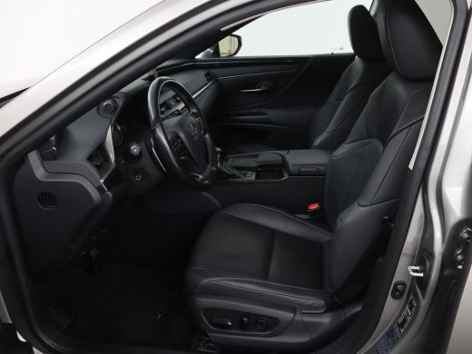 Lexus ES 300h Comfort Line | Schuifdak | Leder | Stoelverwarming | Adaptive cruise | Carplay | Camera | Me... ActivLease financial lease