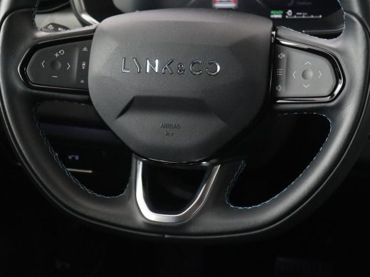 Lynk & Co 01 1.5 Plug In | Panoramadak | Infinity by Harman | Camera | Adaptive cruise | Stoelverwarming | Car... ActivLease financial lease