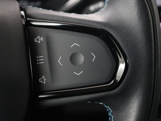 Lynk & Co 01 1.5 Plug In | Panoramadak | Infinity by Harman | Camera | Adaptive cruise | Stoelverwarming | Car... ActivLease financial lease