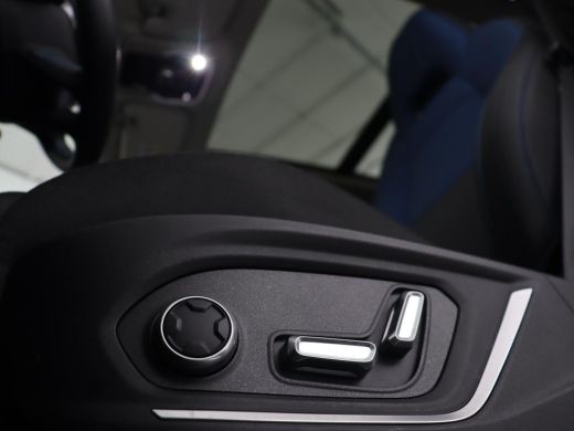 Lynk & Co 01 1.5 Plug In | Panoramadak | Infinity by Harman | Camera | Adaptive cruise | Stoelverwarming | Car... ActivLease financial lease