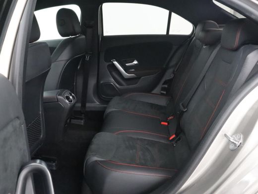 Mercedes-Benz A-Klasse 250e AMG Limited | Carplay | Stoelverwarming | Camera | Leder/Alcantara | Navigatie | Park Assist... ActivLease financial lease