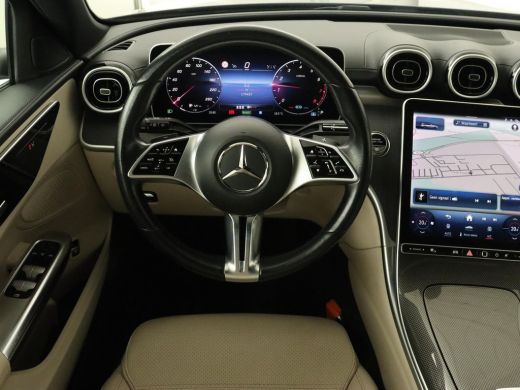 Mercedes-Benz C-Klasse 200 Launch Edition Luxury Line | Panoramadak | Trekhaak | Leder | Stoelverwarming | Carplay | Cam... ActivLease financial lease