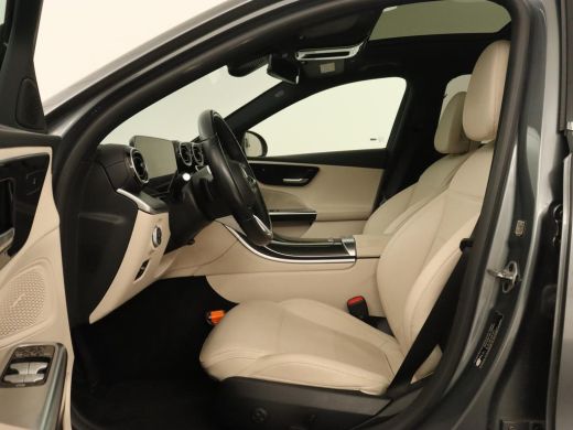 Mercedes-Benz C-Klasse 200 Launch Edition Luxury Line | Panoramadak | Trekhaak | Leder | Stoelverwarming | Carplay | Cam... ActivLease financial lease