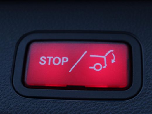 Mercedes-Benz C-Klasse 300de AMG | Trekhaak | Stoelverwarming | Carplay | Leder/Alcantara | Full LED | Navigatie | Camer... ActivLease financial lease