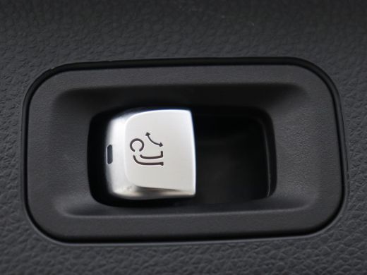 Mercedes-Benz C-Klasse 300de AMG | Trekhaak | Stoelverwarming | Carplay | Leder/Alcantara | Full LED | Navigatie | Camer... ActivLease financial lease