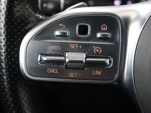 Mercedes-Benz C-Klasse 300de AMG | Trekhaak | Stoelverwarming | Carplay | Leder/Alcantara | Full LED | Navigatie | Camer... ActivLease financial lease