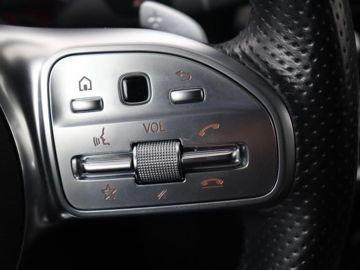 Mercedes-Benz C-Klasse 300de AMG | Trekhaak | Stoelverwarming | Carplay | Leder/Alcantara | Full LED | Navigatie | Camer... ActivLease financial lease