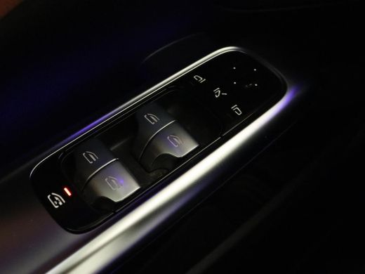 Mercedes-Benz C-Klasse 300e AMG Line | Panoramadak | Trekhaak | 360 Camera | Leder | Stoelverwarming | Adaptive cruise |... ActivLease financial lease