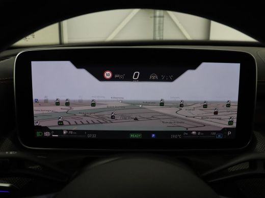 Mercedes-Benz C-Klasse 300e AMG Line | Panoramadak | Trekhaak | 360 Camera | Leder | Stoelverwarming | Adaptive cruise |... ActivLease financial lease