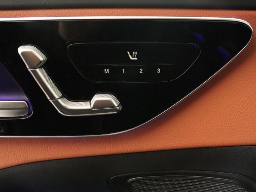 Mercedes-Benz C-Klasse 300e AMG Line | Panoramadak | Trekhaak | 360 Camera | Leder | Stoelverwarming | Adaptive cruise |... ActivLease financial lease