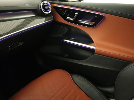 Mercedes-Benz C-Klasse 300e AMG Line | Panoramadak | Trekhaak | 360 Camera | Leder | Stoelverwarming | Adaptive cruise |... ActivLease financial lease