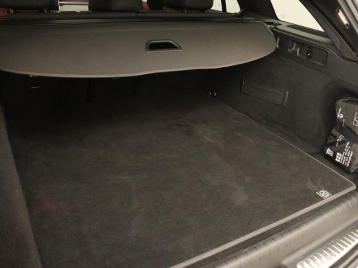 Mercedes-Benz C-Klasse 300e AMG Line | Panoramadak | Trekhaak | 360 Camera | Leder | Stoelverwarming | Adaptive cruise |... ActivLease financial lease