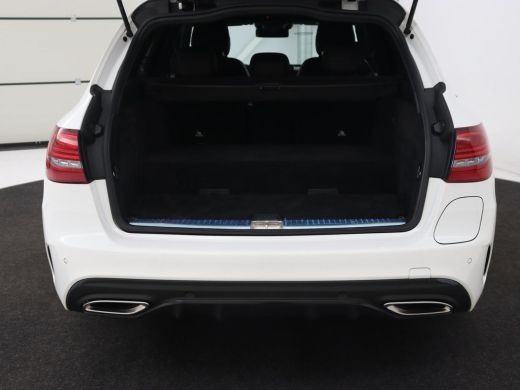 Mercedes-Benz C-Klasse 300e AMG Night | Stoelverwarming | Carplay | Leder/Alcantara | Camera | Navigatie | Park Assist |... ActivLease financial lease