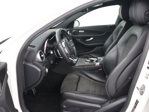 Mercedes-Benz C-Klasse 300e AMG Night | Stoelverwarming | Carplay | Leder/Alcantara | Camera | Navigatie | Park Assist |... ActivLease financial lease