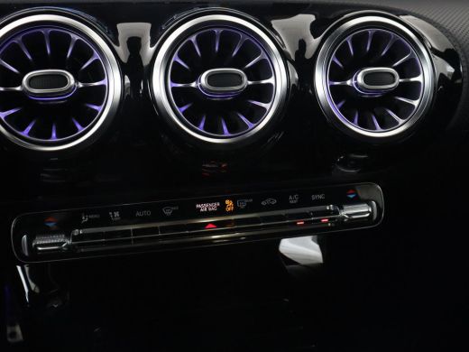 Mercedes-Benz CLA 180 AMG | Carplay | Stoelverwarming | Camera | Navigatie | Leder/Alcantara | Sfeerverlichting | P... ActivLease financial lease