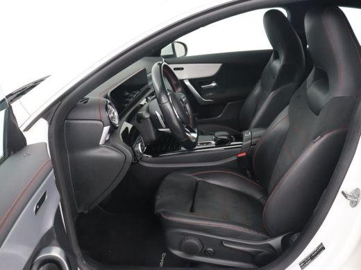 Mercedes-Benz CLA 180 AMG | Carplay | Stoelverwarming | Camera | Navigatie | Leder/Alcantara | Sfeerverlichting | P... ActivLease financial lease