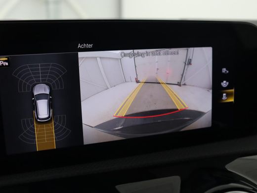 Mercedes-Benz CLA 200 AMG | Stoelverwarming | Camera | Leder/Alcantara | Sfeerverlichting | Park Assist | Full LED ... ActivLease financial lease