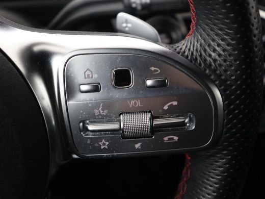 Mercedes-Benz CLA 200 AMG | Stoelverwarming | Camera | Leder/Alcantara | Sfeerverlichting | Park Assist | Full LED ... ActivLease financial lease