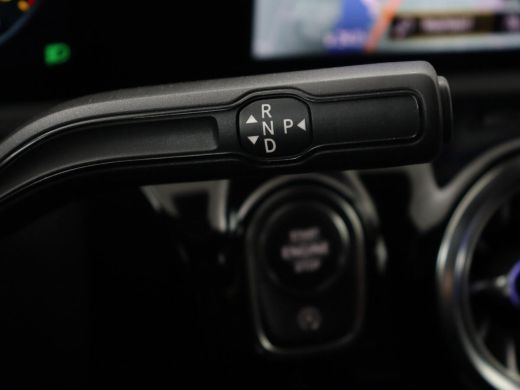 Mercedes-Benz CLA 200 AMG | Stoelverwarming | Camera | Leder/Alcantara | Sfeerverlichting | Park Assist | Full LED ... ActivLease financial lease