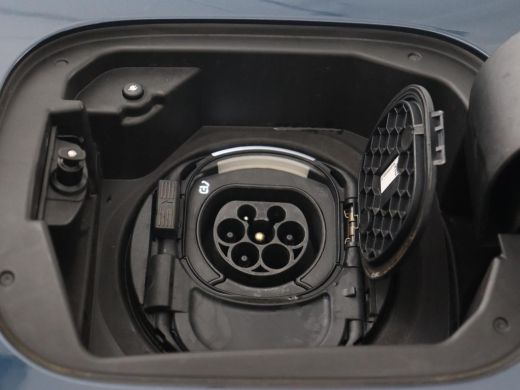 Mercedes-Benz CLA 250e Luxury Line | Leder | Trekhaak | Carplay | Stoelverwarming | Widescreen | Camera | Stuurverw... ActivLease financial lease