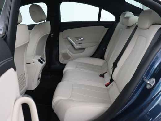 Mercedes-Benz CLA 250e Luxury Line | Leder | Trekhaak | Carplay | Stoelverwarming | Widescreen | Camera | Stuurverw... ActivLease financial lease