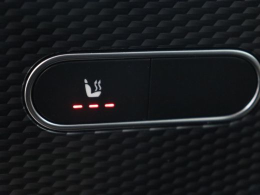 Mercedes-Benz CLA 250e Luxury Line | Leder | Trekhaak | Carplay | Stoelverwarming | Widescreen | Camera | Stuurverw... ActivLease financial lease