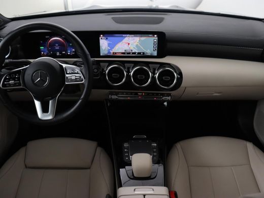 Mercedes-Benz CLA 250e Luxury Line | Leder | Trekhaak | Carplay | Stoelverwarming | Widescreen | Camera | Stuurverw... ActivLease financial lease