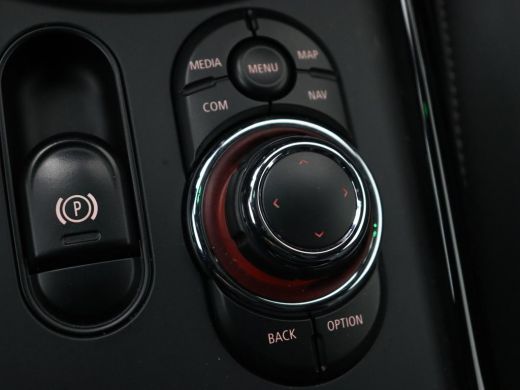 Mini Clubman 2.0 Cooper S | 192pk | Panoramadak | Leder | Trekhaak | Carplay | Navigatie | Parkeerhulp | Full ... ActivLease financial lease