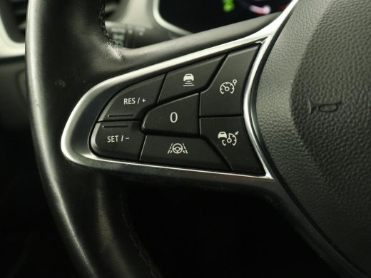 Renault Captur 1.6 E-Tech Hybrid 145 Intens | Automaat | Carplay | PHEV | Half leder | Adaptive cruise | Climate... ActivLease financial lease