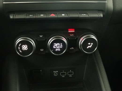 Renault Captur 1.6 E-Tech Hybrid 145 Intens | Automaat | Carplay | PHEV | Half leder | Adaptive cruise | Climate... ActivLease financial lease