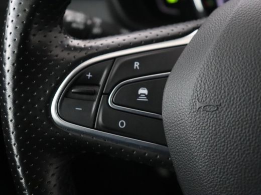 Renault Kadjar 1.3 TCe Black Edition | Trekhaak | Stoelverwarming | Adaptive cruise | Leder/Alcantara | Camera |... ActivLease financial lease