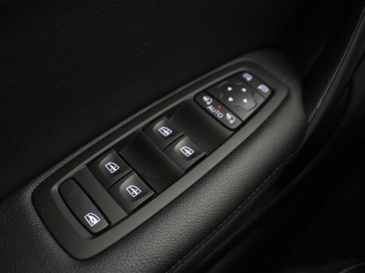 Renault Megane E-Tech 1.6 E-Tech Plug-In Hybrid 160 | Stoelverwarming | Head-Up | Trekhaak | Adaptive cruise | Carplay ... ActivLease financial lease