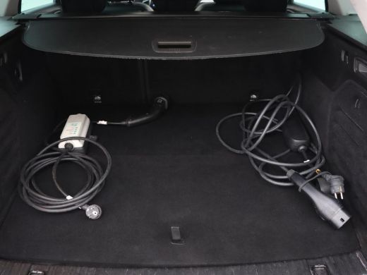 Renault Megane E-Tech 1.6 E-Tech Plug-In Hybrid 160 | Stoelverwarming | Head-Up | Trekhaak | Adaptive cruise | Carplay ... ActivLease financial lease