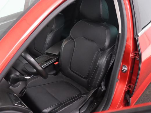 Renault Megane E-Tech 1.6 E-Tech Plug-In Hybrid 160 | Stoelverwarming | Head-Up | Trekhaak | Adaptive cruise | Carplay ... ActivLease financial lease