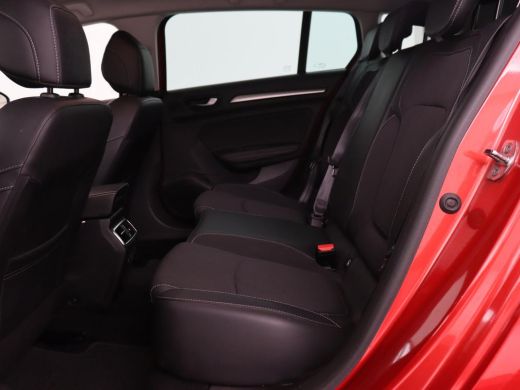 Renault Megane E-Tech 1.6 E-Tech Plug-In Hybrid 160 | Stoelverwarming | Head-Up | Trekhaak | Adaptive cruise | Carplay ... ActivLease financial lease