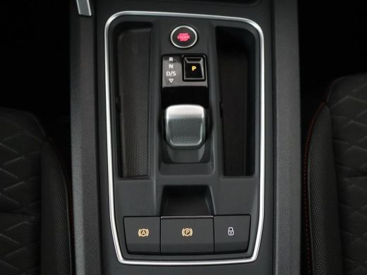 Seat Leon 1.5 eTSI FR Launch Edition | Stoelverwarming | Carplay | Adaptive cruise | Dynamic Chassis Contro... ActivLease financial lease