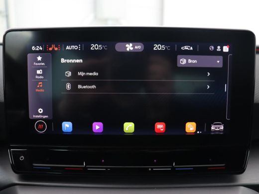 Seat Leon 1.5 eTSI FR Launch Edition | Stoelverwarming | Carplay | Adaptive cruise | Dynamic Chassis Contro... ActivLease financial lease