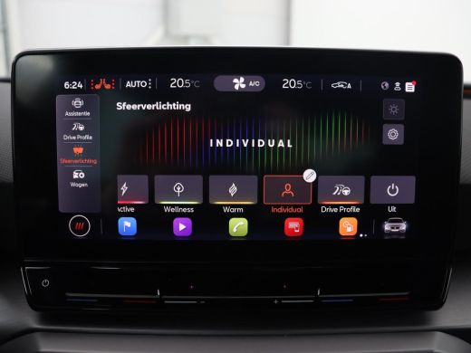 Seat Leon 1.5 eTSI FR Launch Edition | Stoelverwarming | Carplay | Adaptive cruise | Dynamic Chassis Contro... ActivLease financial lease