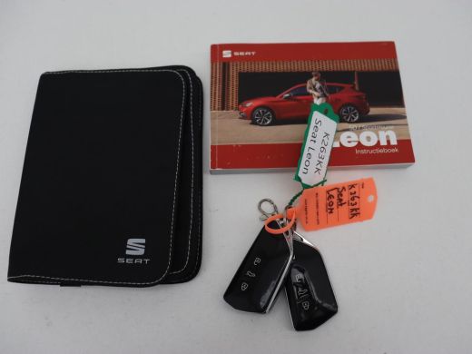 Seat Leon 1.5 eTSI FR Launch Edition | Stoelverwarming | Carplay | Adaptive cruise | Dynamic Chassis Contro... ActivLease financial lease